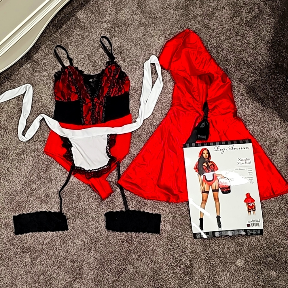 Leg Avenue. Naughty Miss Red Costume. Little Red Riding Hood